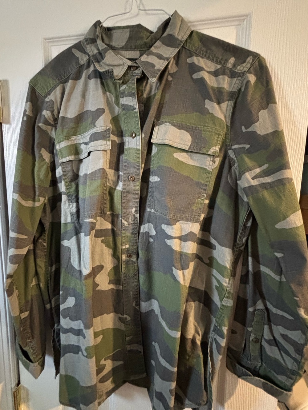 J. Crew Women’s Camouflage Pocket Button Down Size 14